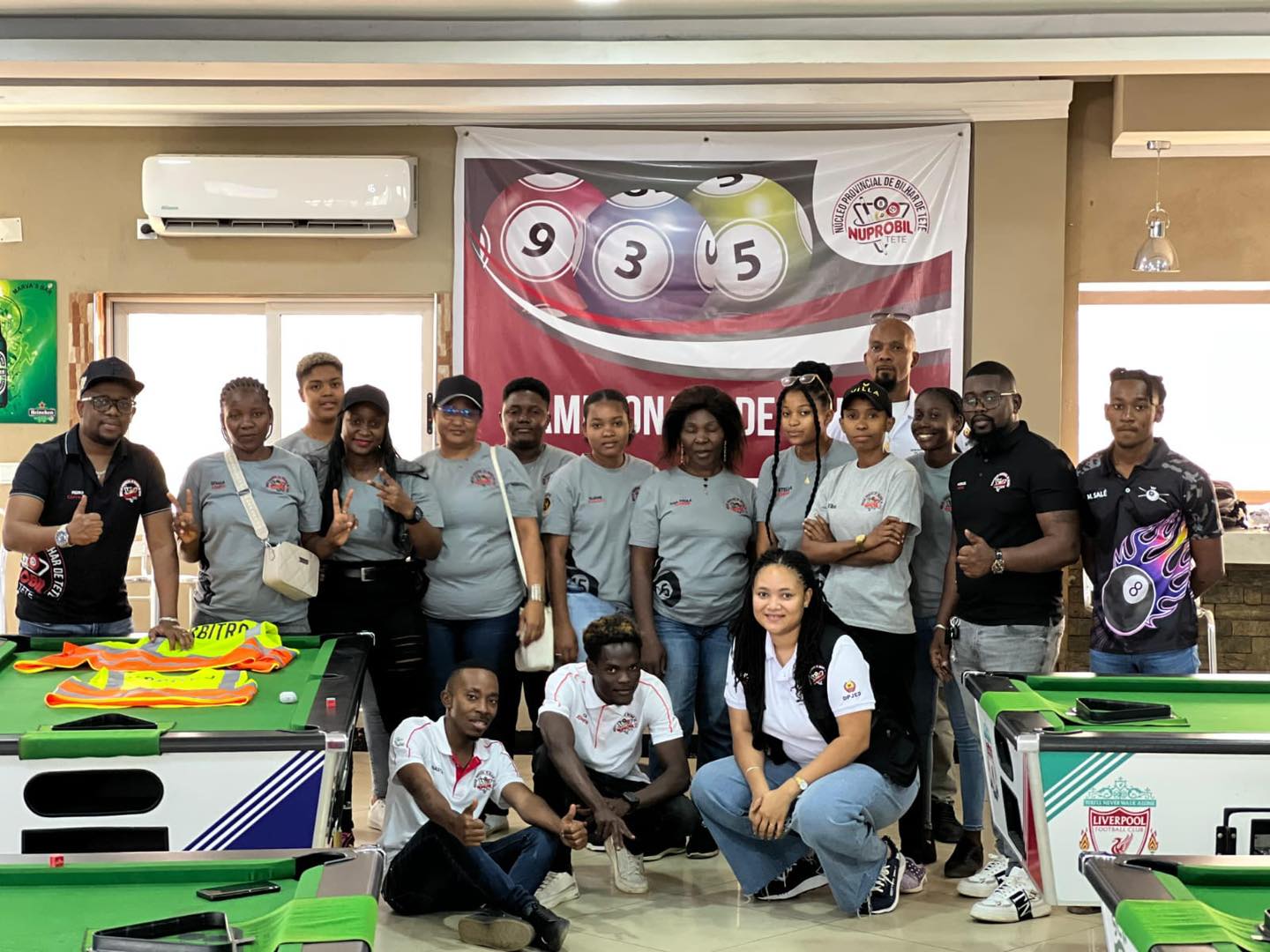 Equipa feminina ASSOPROBIL Tete